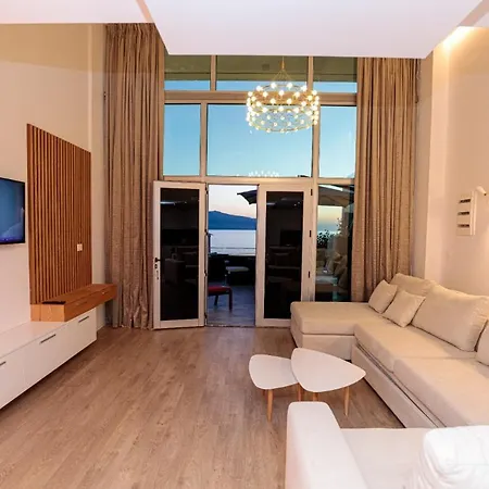 Hakuna Matata & * Влёра