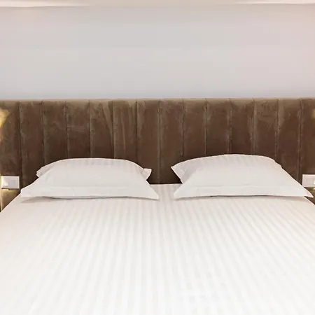 Hakuna Matata & * Vlora