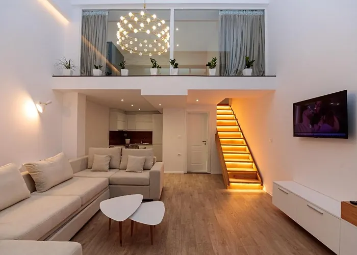 Hakuna Matata & Villa Vlora