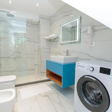 Hakuna Matata & Villa *