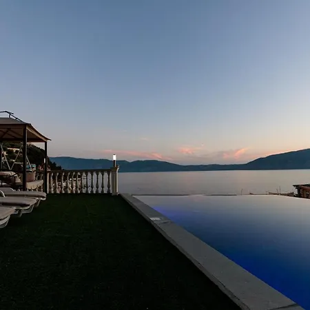 Villa Hakuna Matata & Vlore