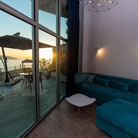 Hakuna Matata & Villa Vlorë