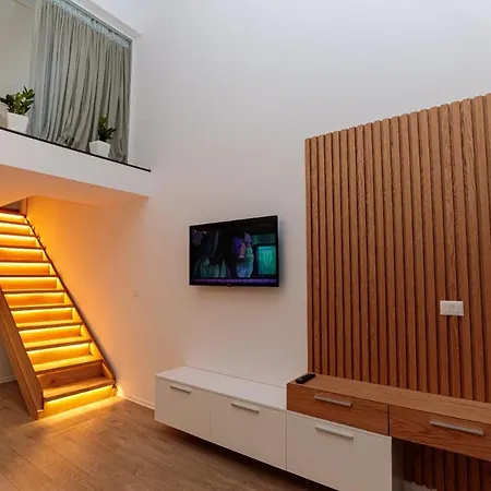 Hakuna Matata & Villa Vlorë