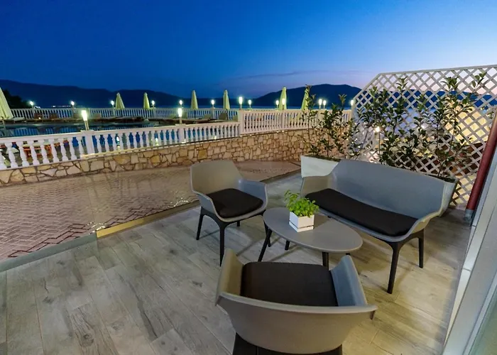 Hakuna Matata & Vila Vlorë